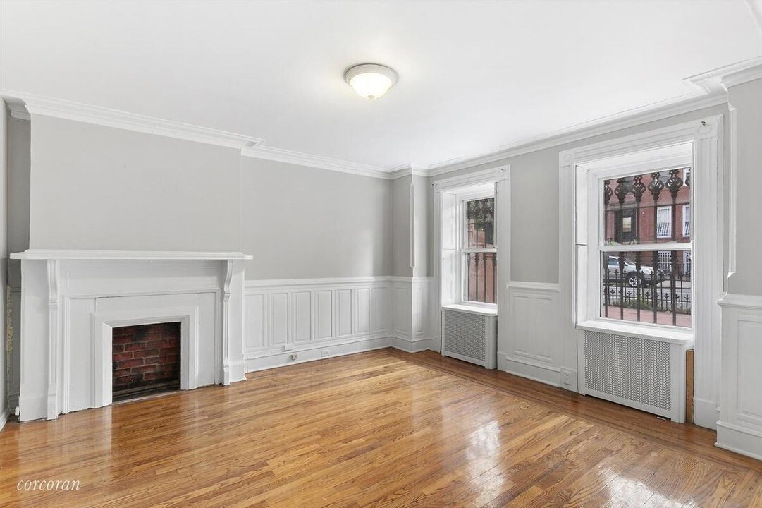 693 Sterling Pl in Brooklyn, NY - Building Photo