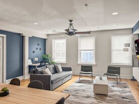 123 Chestnut St in Philadelphia, PA - Building Photo