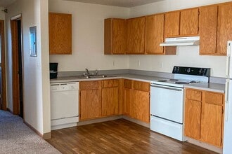 Country Club Estates in Osceola, IA - Foto de edificio - Building Photo