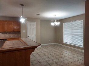 36044 Raleigh Dr in Denham Springs, LA - Foto de edificio - Building Photo