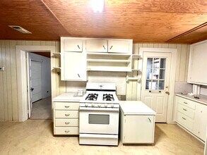 118 S King St in Seguin, TX - Building Photo - Building Photo