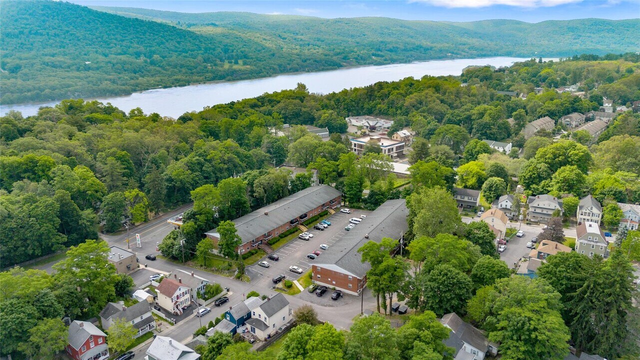 9 Catherine St in Highland Falls, NY - Building Photo