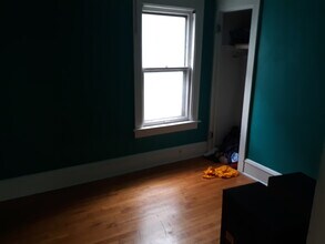 3463 N Oakland Ave, Unit UWM / East-Side 3BR upper flat in Milwaukee, WI - Foto de edificio - Building Photo