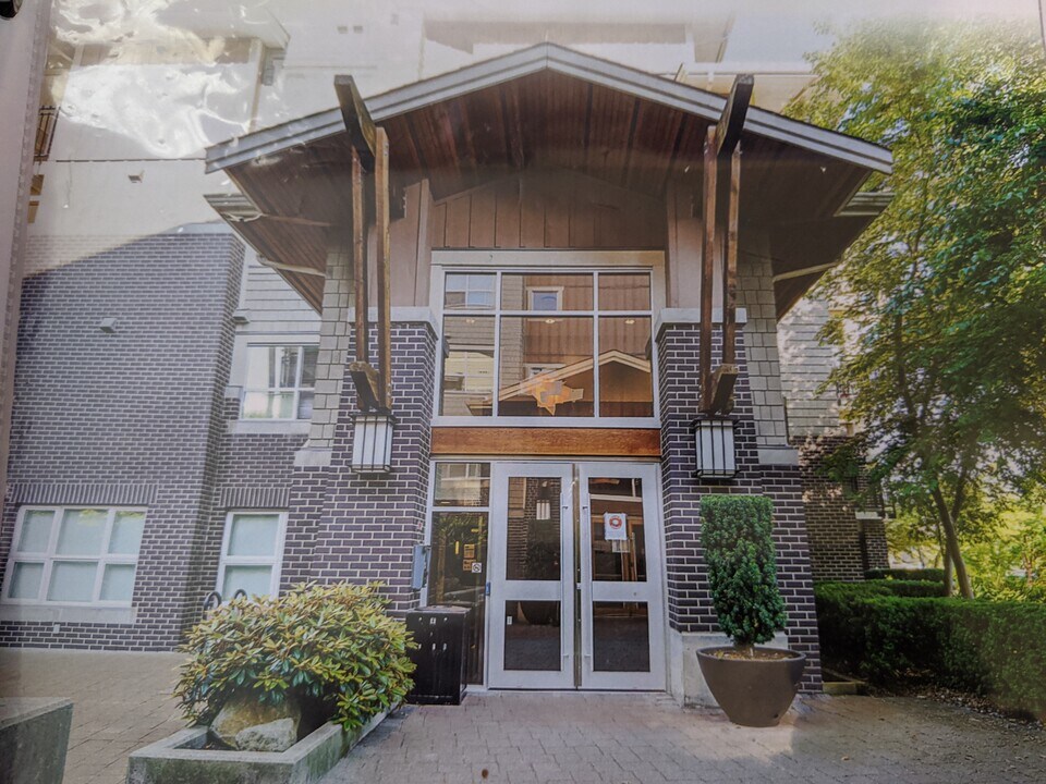 5775 Irmin St in Burnaby, BC - Building Photo