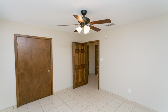 16140 Rolling Meadows Dr