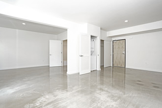 3900 Adeline in Emeryville, CA - Building Photo - Interior Photo