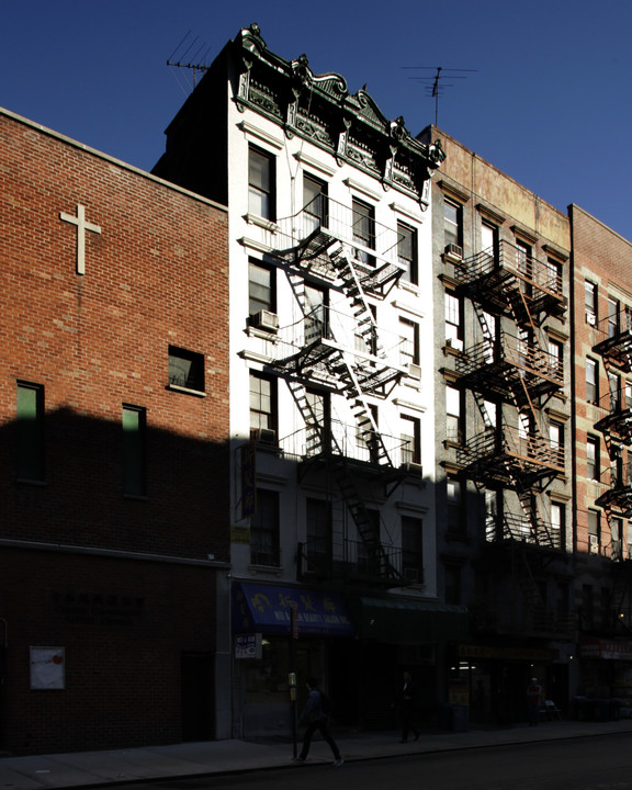 105 Madison St in New York, NY - Building Photo