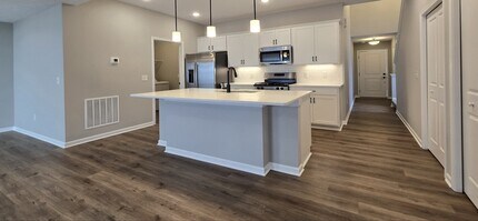 1213 Ayla Ave in Uniontown, OH - Building Photo - Building Photo