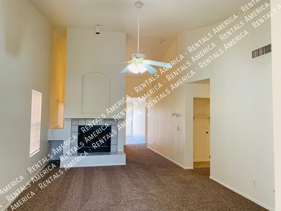7450 W Eva St in Peoria, AZ - Building Photo