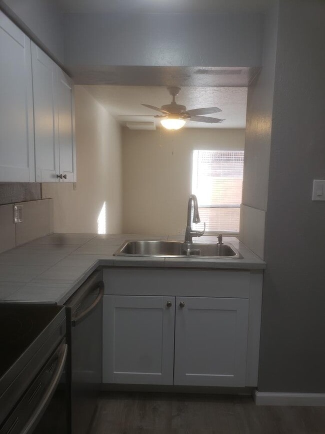12220 Menaul Blvd NE, Unit c in Albuquerque, NM - Building Photo - Building Photo