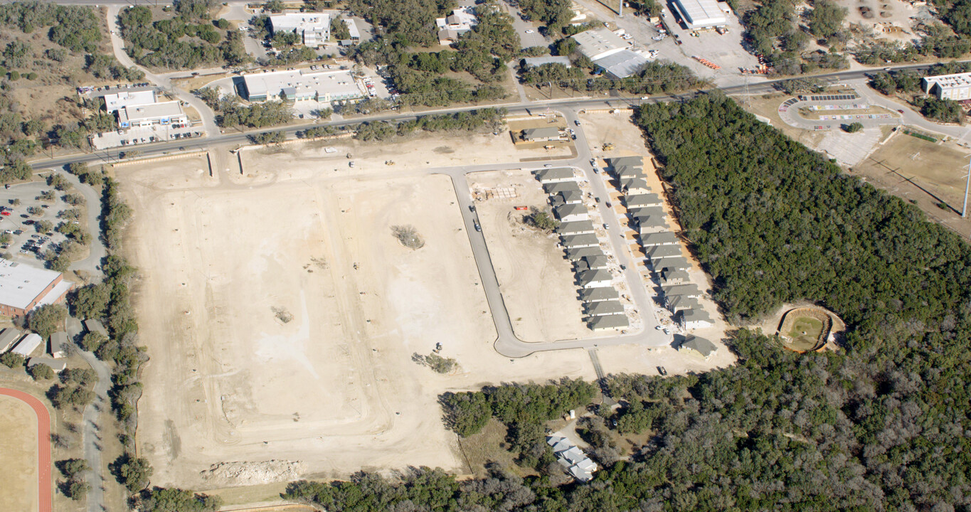 Autry Pond in San Antonio, TX - Building Photo