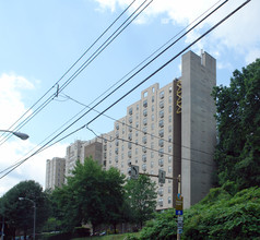 Moorhead Tower Apartments in Pittsburgh, PA - Building Photo - Building Photo