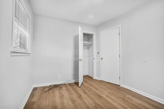 3201 Patricia Dr in Louisville, KY - Building Photo - Building Photo