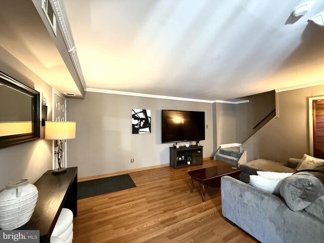 property at 5020 W Brigantine Ct