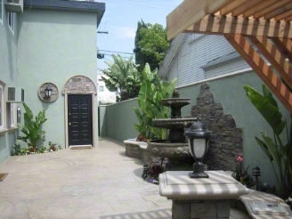 Hollywood Apartment in Los Angeles, CA - Foto de edificio - Building Photo