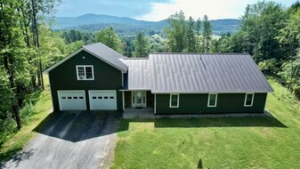 167 E Countryside Rd in Waterbury, VT - Building Photo