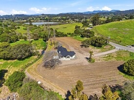 112 Dunbarton Rd in Aromas, CA - Building Photo