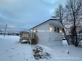 30 Exeter Rd in Corinth, ME - Building Photo