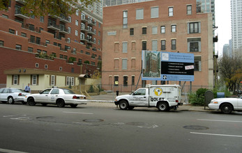 The Caravel in Chicago, IL - Building Photo - Building Photo