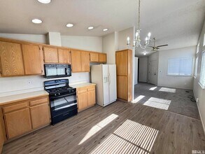 7607 Water View Way in Reno, NV - Building Photo - Building Photo