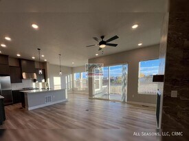 4615 Peak Crst Vw in Colorado Springs, CO - Building Photo