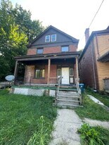 1250 Blackadore Ave in Pittsburgh, PA - Building Photo