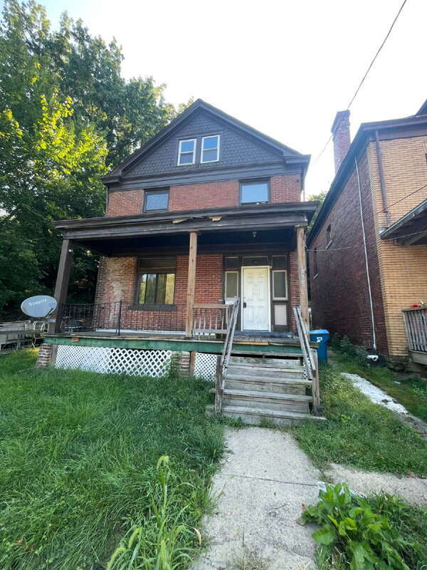 property at 1250 Blackadore Ave