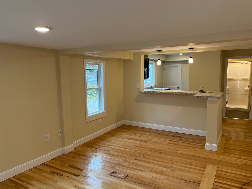 389 E Allen St, Unit B in Winooski, VT - Building Photo