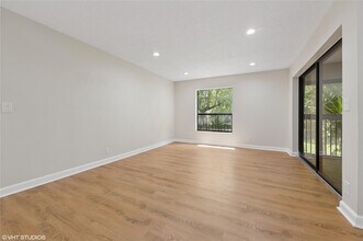 3901 Cocoplum Cir in Coconut Creek, FL - Building Photo - Building Photo