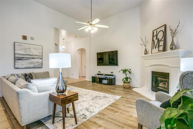 12852 Old MacGregor Ln in Fort Worth, TX - Building Photo - Building Photo