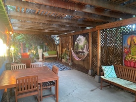 310 N Lima St in Burbank, CA - Building Photo