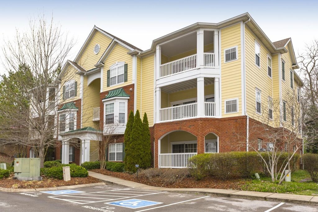 7232 Althorp Way in Nashville, TN - Building Photo