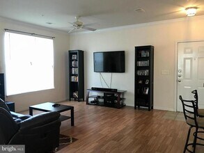 11325 Aristotle Dr in Fairfax, VA - Building Photo - Building Photo