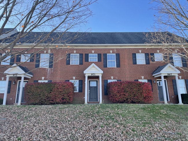 971 Red Mile Rd in Lexington, KY - Foto de edificio - Building Photo