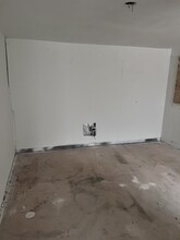 (SFH): 1 unit (2/1.5) in Chicago, IL - Building Photo - Interior Photo