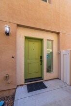 12022 Rock Creek Ct in Hawthorne, CA - Building Photo - Building Photo