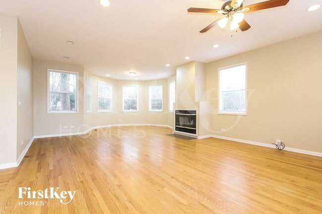 217 Fairfield Dr in Island Lake, IL - Building Photo - Building Photo