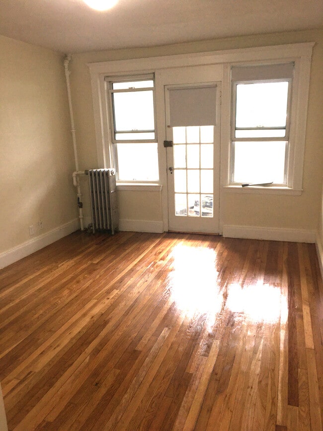 1629 Commonwealth Ave, Unit 4 in Boston, MA - Building Photo - Building Photo