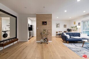 141 S Clark Dr in Los Angeles, CA - Building Photo
