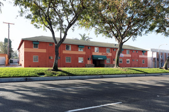 Ten Sixty Apartments in Santa Ana, CA - Building Photo - Building Photo