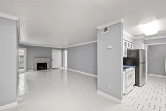 8787 Brae Acres Rd in Houston, TX - Building Photo - Building Photo