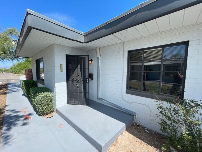2132 N Forgeus Ave in Tucson, AZ - Building Photo - Building Photo
