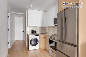 940 1st Ave in New York, NY - Building Photo - Building Photo