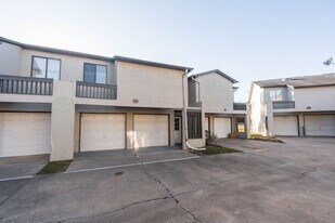 1335 Airport Dr in Tallahassee, FL - Building Photo