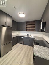 102 Everett Cmn in St Catharines, ON - Building Photo - Building Photo