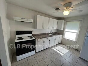 12 William Dr in Daytona Beach, FL - Building Photo - Building Photo