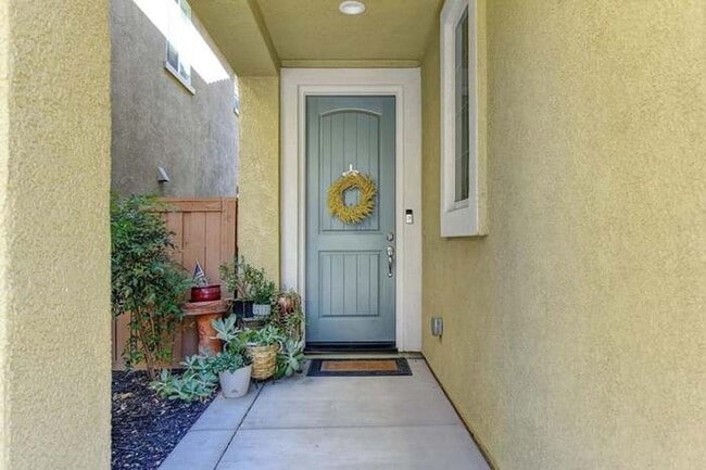 2093 Camino Real Way in Roseville, CA - Building Photo - Building Photo