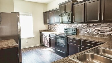 10510 Pine Landing Dr in Houston, TX - Building Photo - Building Photo