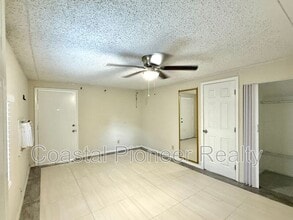 2106 N Himes Ave in Tampa, FL - Building Photo - Building Photo
