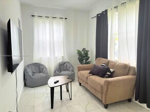 3437 NW 3rd Ave in Miami, FL - Building Photo - Building Photo